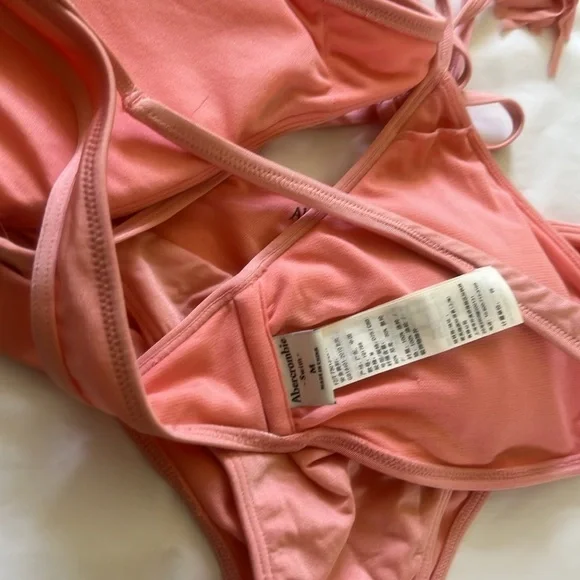 Abercrombie & Fitch bathing suit - Picture 7 of 8